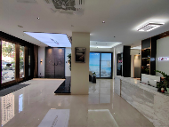 经济寒冬下逆势投资 百万装修加盟全屋门窗定制品牌(图2) 恩平大商许惠桢:破局寒冬,百万加盟“钢亦美”开启创业新征程